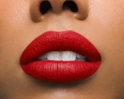 Maybelline Vivid Matte Liquid - 35 Rebel Red - Rood - Lippenstift -Cosmetica Discountwinkel 1200x960