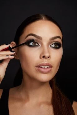 Maybelline Falsies Push Up Drama - Zwart - Mascara -Cosmetica Discountwinkel 800x1200 12