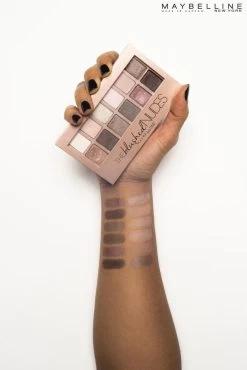 Maybelline The Blushed Nudes OogschaduwPalette - 12 Roze Nude Tinten -Cosmetica Discountwinkel 801x1200 3