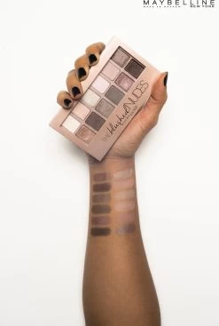 Maybelline The Blushed Nudes OogschaduwPalette - 12 Roze Nude Tinten -Cosmetica Discountwinkel 808x1200 32
