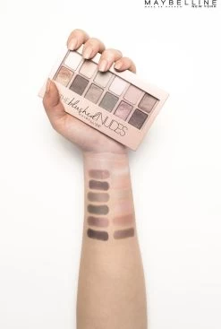 Maybelline The Blushed Nudes OogschaduwPalette - 12 Roze Nude Tinten -Cosmetica Discountwinkel 808x1200 33